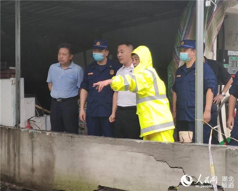 行業(yè)快訊 | 河南濮陽推進加油站涉稅平臺建設(shè) & 湖北英山加油站雨中搶險